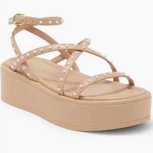 Brand New Stuart Weitzman flat form sandal, size 8, nude